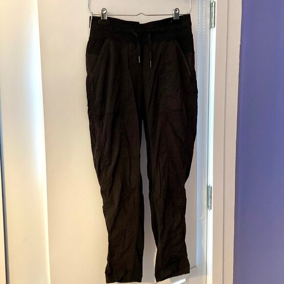 lululemon athletica Pants - Lululemon Dance Studio Crop - Black - Size 6
